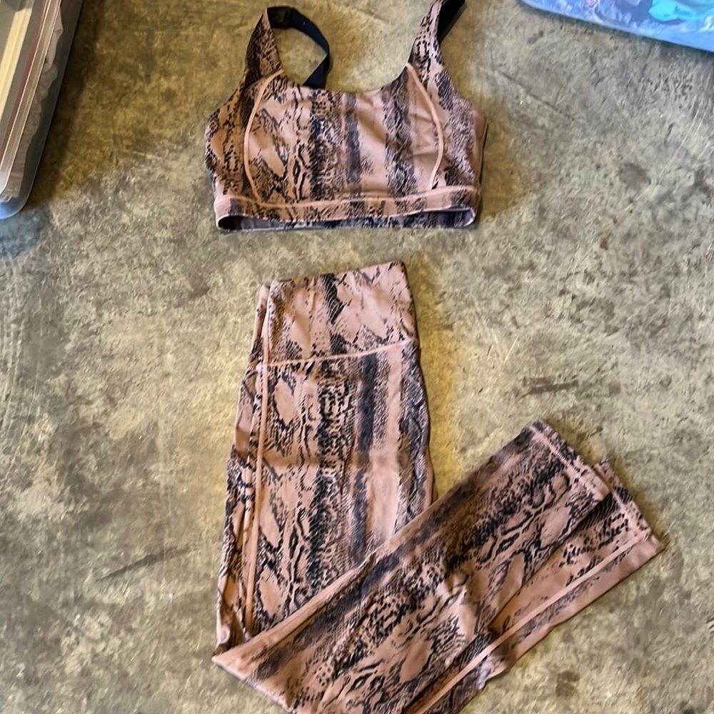 Mono B set - size medium